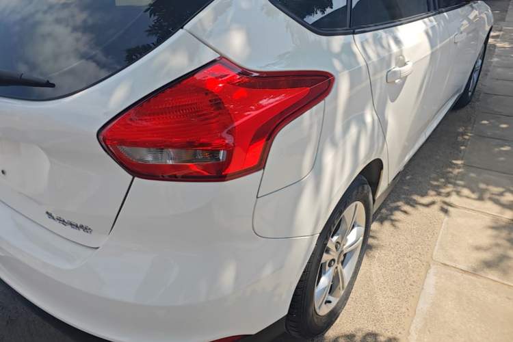 Used Ford Focus 2017 Hatchback 1.6L Manual Comfort Plus SmartDrive Edition Right Rear Taillight
