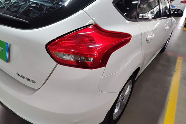 Used Ford Focus 2017 Hatchback 1.6L Automatic Comfort Plus SmartDrive Edition Right Rear Taillight