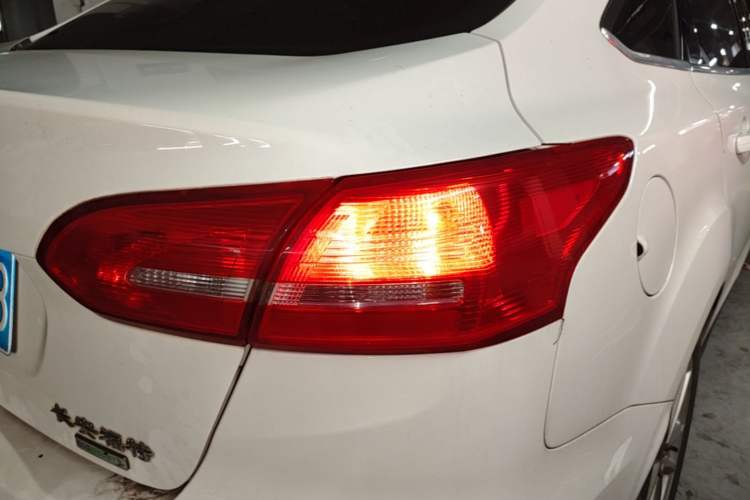 Used Ford Focus 2017 Sedan EcoBoost 180 Automatic Elite Model Right Rear Taillight