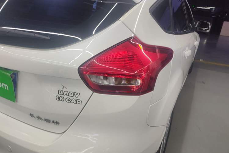 Used Ford Focus 2017 Hatchback 1.6L Automatic Fashion Edition Smart Drive Version Right Rear Taillight