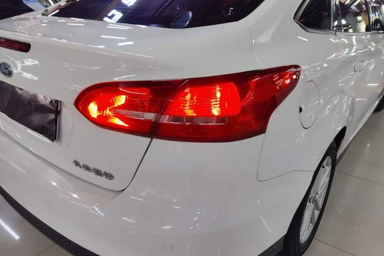 Used Ford Focus 2017 Sedan 1.6L Automatic Fashion Edition Smart Drive Version Right Rear Taillight