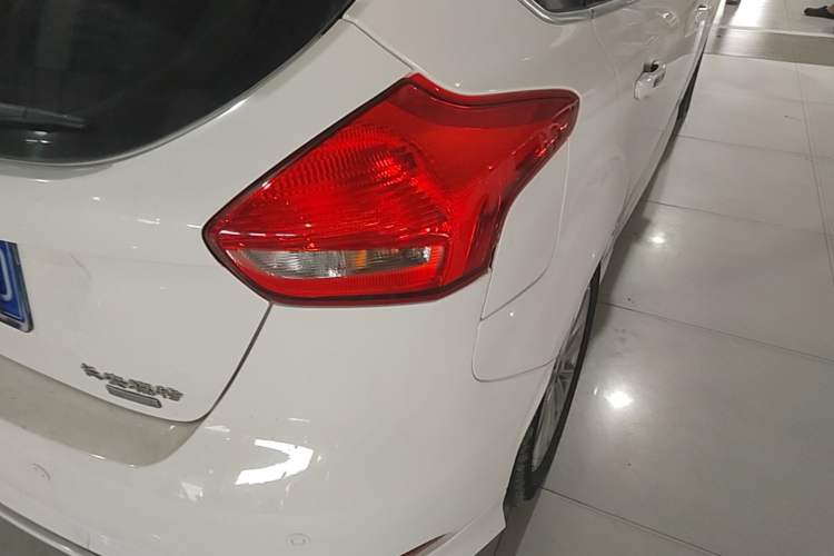 Used Ford Focus 2017 Hatchback EcoBoost 180 Automatic Sport Model Right Rear Taillight