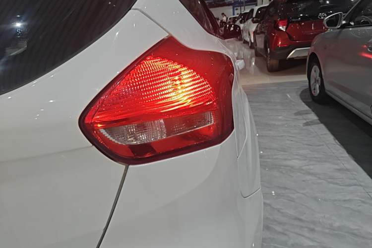 Used Ford Focus 2017 Hatchback 1.6L Automatic Comfort Plus SmartDrive Edition Right Rear Taillight