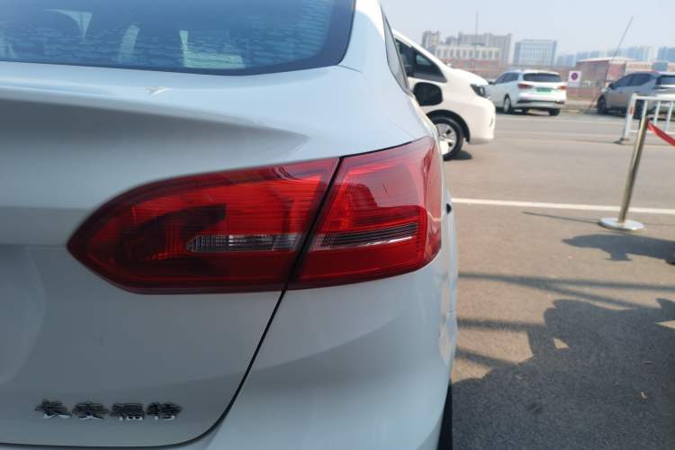 Used Ford Focus 2017 Sedan 1.6L Automatic Fashion Edition Smart Drive Version Right Rear Taillight