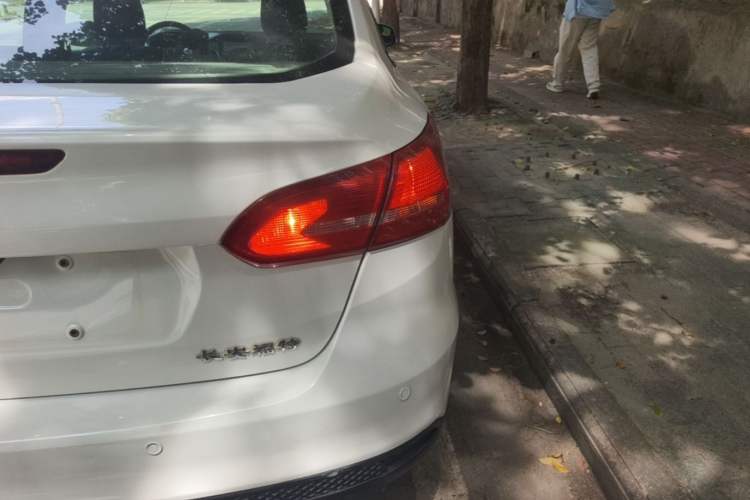 Used Ford Focus 2017 Sedan 1.6L Automatic Comfort Plus SmartDrive Edition Right Rear Taillight