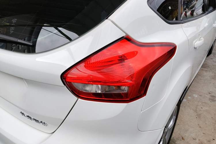 Used Ford Focus 2017 Hatchback 1.6L Automatic Comfort Plus SmartDrive Edition Right Rear Taillight