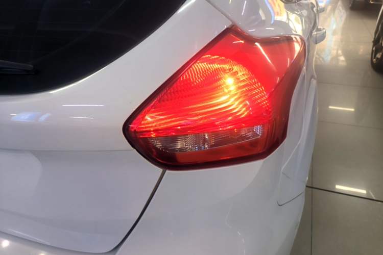 Used Ford Focus 2017 Hatchback 1.6L Automatic Fashion Edition Smart Drive Version Right Rear Taillight