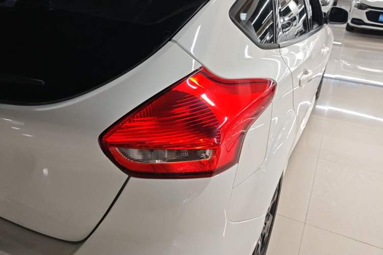 Used Ford Focus 2017 1.5T CTCC White and Black Limited Edition Right Rear Taillight