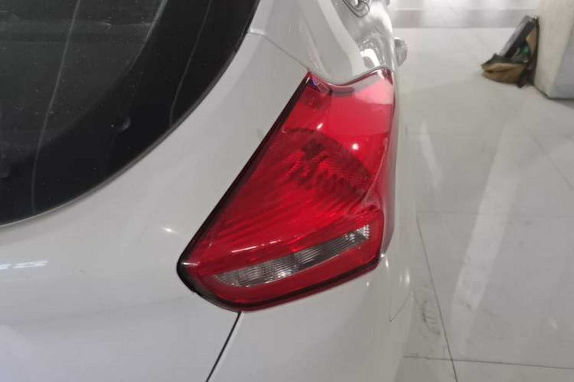 Used Ford Focus 2017 Hatchback 1.6L Manual Fashion Edition SmartDrive Version Right Rear Taillight