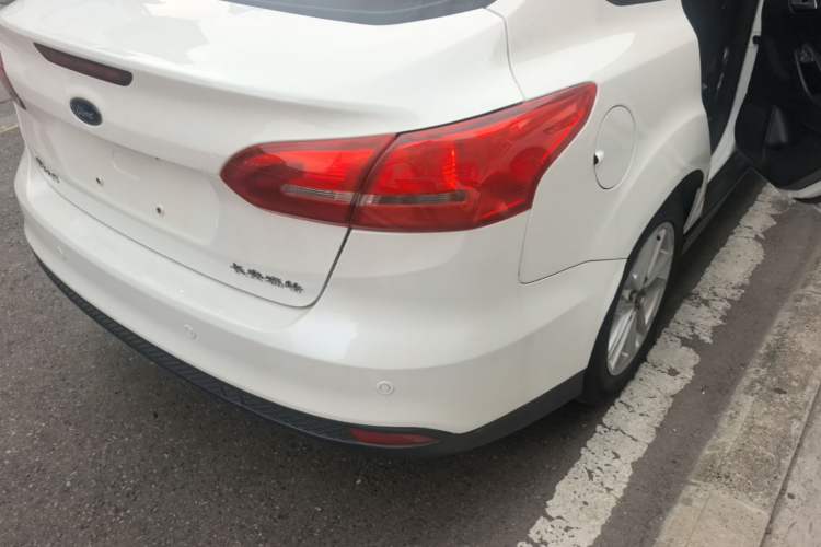Used Ford Focus 2017 Sedan 1.6L Automatic Fashion Edition Smart Drive Version Right Rear Taillight