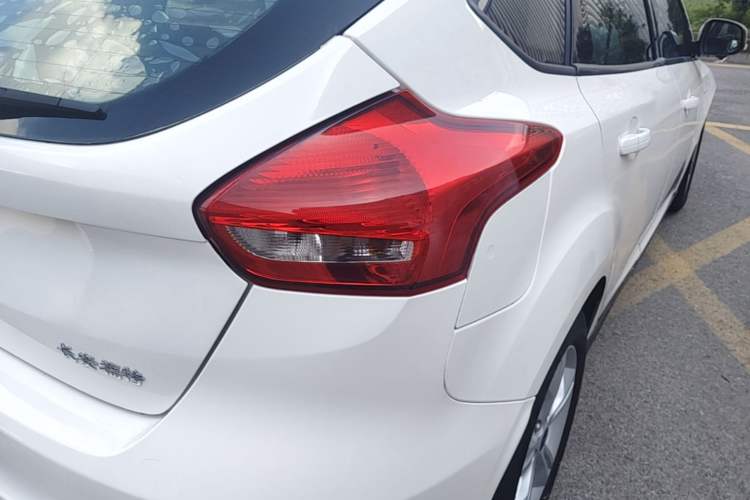 Used Ford Focus 2017 Hatchback 1.6L Automatic Comfort Plus SmartDrive Edition Right Rear Taillight