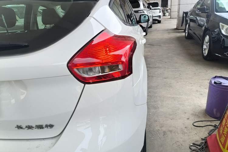 Used Ford Focus 2017 Hatchback 1.6L Automatic Comfort Plus SmartDrive Edition Right Rear Taillight