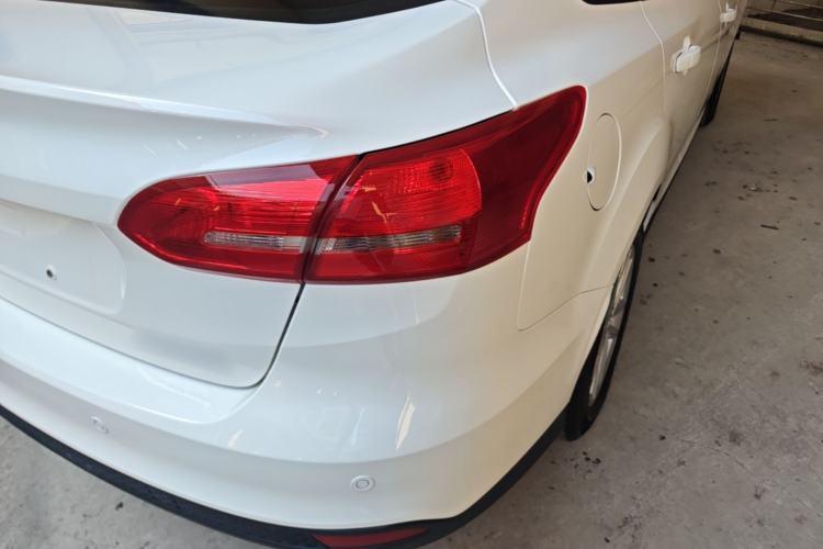 Used Ford Focus 2017 Sedan 1.6L Automatic Fashion Edition Smart Drive Version Right Rear Taillight