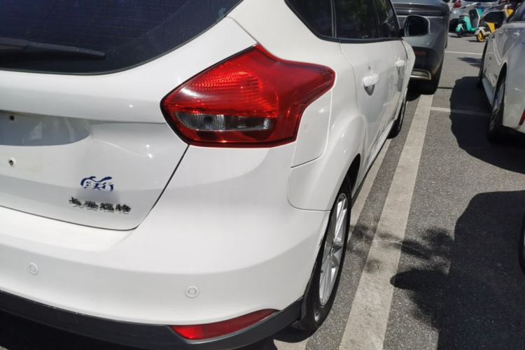 Used Ford Focus 2017 Hatchback 1.6L Automatic Fashion Edition Smart Drive Version Right Rear Taillight