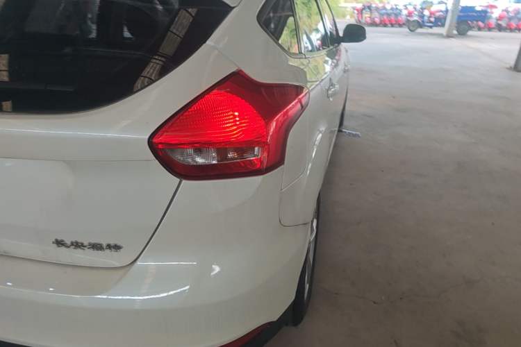 Used Ford Focus 2017 Hatchback 1.6L Automatic Comfort Plus SmartDrive Edition Right Rear Taillight