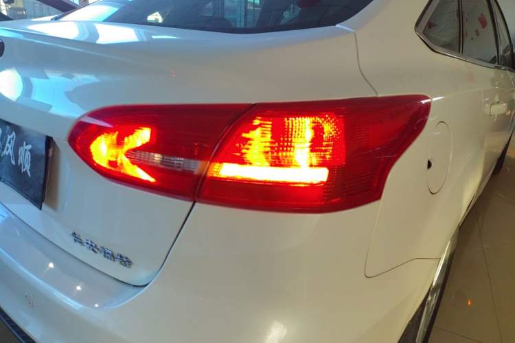 Used Ford Focus 2017 Sedan 1.6L Automatic Fashion Edition Smart Drive Version Right Rear Taillight
