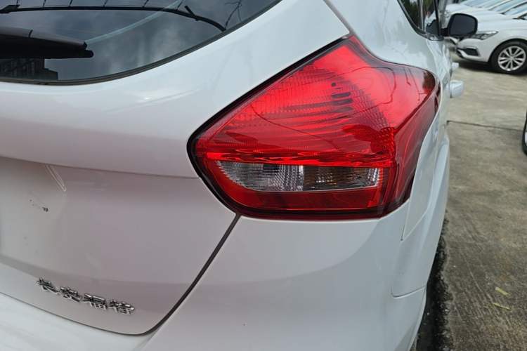 Used Ford Focus 2017 Hatchback 1.6L Automatic Comfort Plus SmartDrive Edition Right Rear Taillight