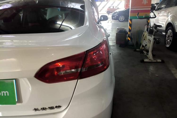 Used Ford Focus 2017 Sedan 1.6L Manual Fashion Edition Smart Drive Version Right Rear Taillight