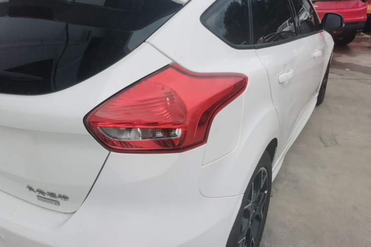 Used Ford Focus 2017 1.5T CTCC White and Black Limited Edition Right Rear Taillight