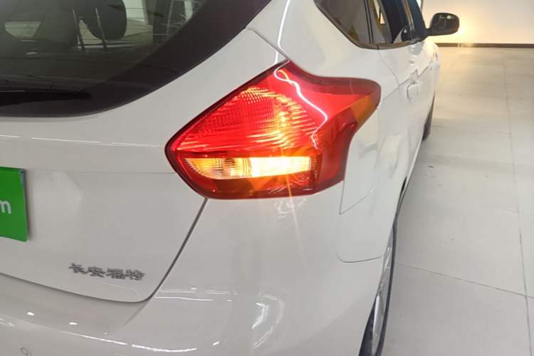 Used Ford Focus 2017 Hatchback 1.6L Automatic Fashion Edition Smart Drive Version Right Rear Taillight