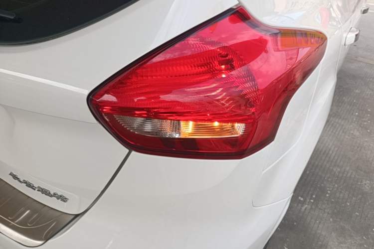 Used Ford Focus 2017 Hatchback 1.6L Automatic Comfort Plus SmartDrive Edition Right Rear Taillight