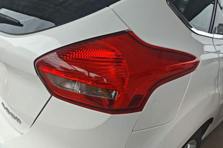 Used Ford Focus 2017 Hatchback 1.6L Automatic Comfort Plus SmartDrive Edition Right Rear Taillight
