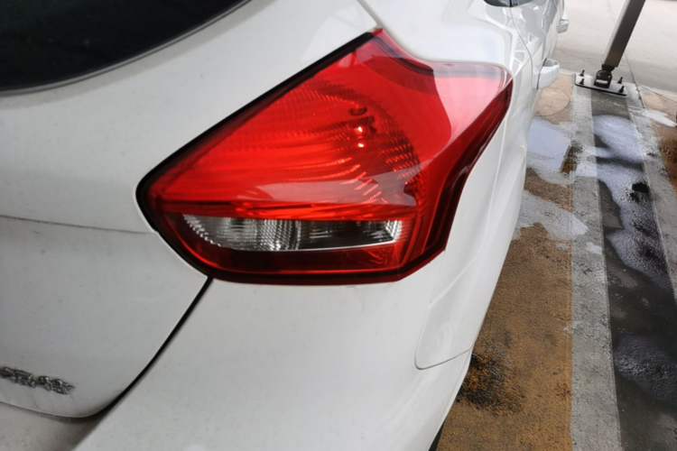 Used Ford Focus 2017 Hatchback 1.6L Automatic Comfort Plus SmartDrive Edition Right Rear Taillight