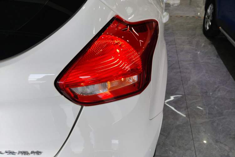 Used Ford Focus 2017 Hatchback 1.6L Automatic Fashion Edition Smart Drive Version Right Rear Taillight