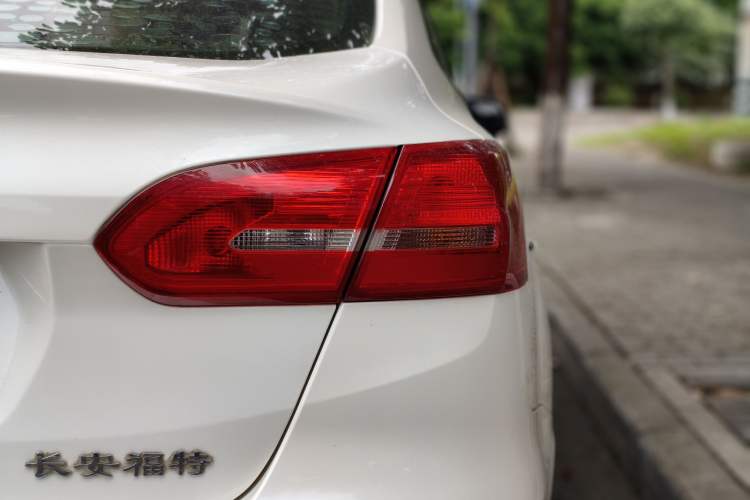 Used Ford Focus 2017 Sedan 1.6L Manual Comfort Plus SmartDrive Edition Right Rear Taillight