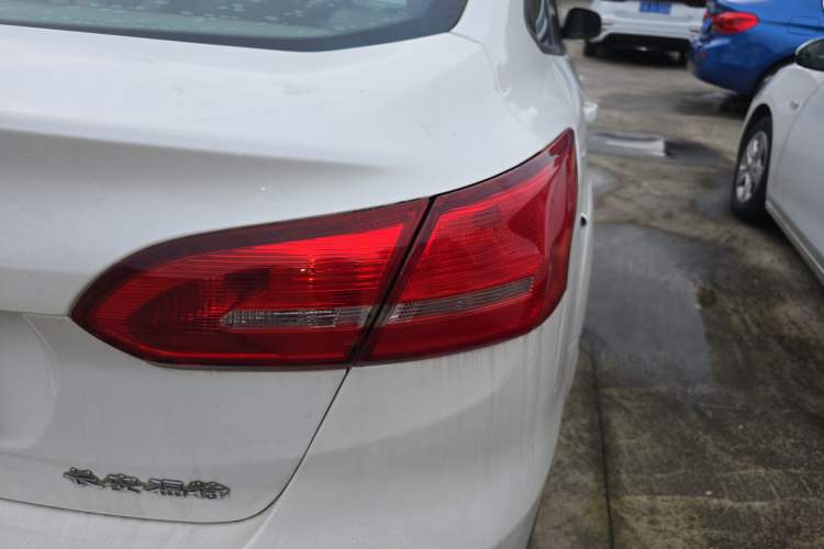 Used Ford Focus 2017 Sedan 1.6L Automatic Comfort Plus SmartDrive Edition Right Rear Taillight