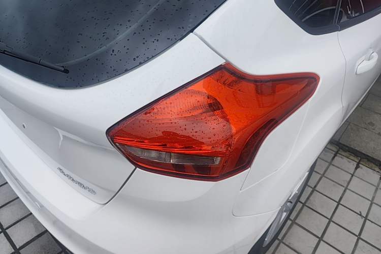 Used Ford Focus 2017 Hatchback 1.6L Automatic Fashion Edition Smart Drive Version Right Rear Taillight