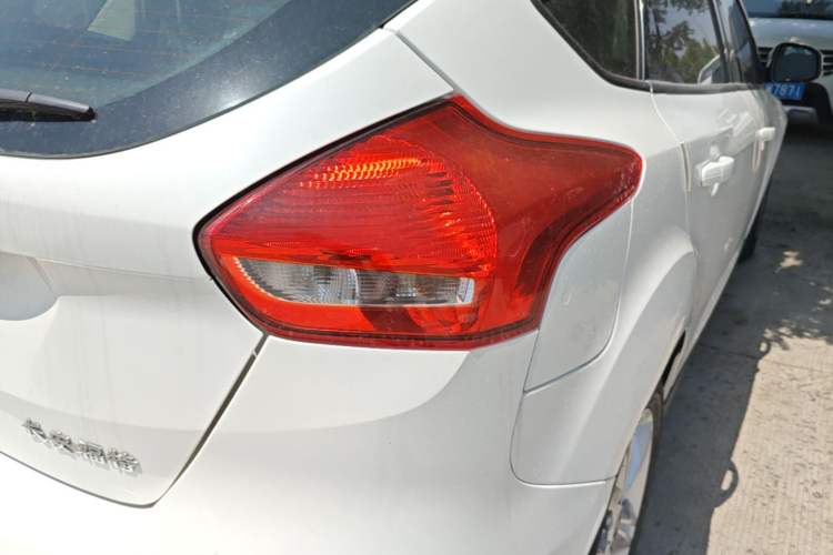 Used Ford Focus 2017 Hatchback 1.6L Automatic Comfort Plus SmartDrive Edition Right Rear Taillight