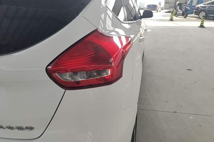 Used Ford Focus 2017 Hatchback 1.6L Manual Comfort Plus SmartDrive Edition Right Rear Taillight