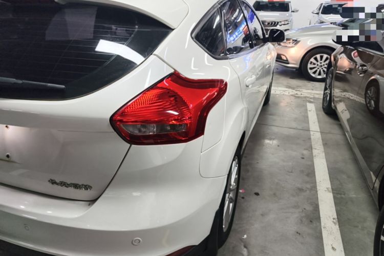 Used Ford Focus 2017 Hatchback 1.6L Automatic Fashion Edition Smart Drive Version Right Rear Taillight