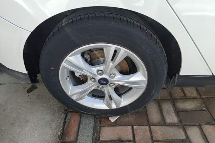 Used Ford Focus 2017 Hatchback 1.6L Automatic Comfort Plus SmartDrive Edition Right Rear Wheel Hub