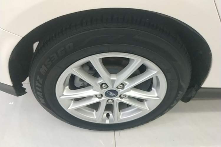 Used Ford Focus 2017 Hatchback 1.6L Automatic Fashion Edition Smart Drive Version Right Rear Wheel Hub