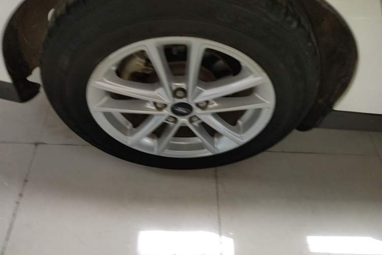 Used Ford Focus 2017 Sedan 1.6L Automatic Fashion Edition Smart Drive Version Right Rear Wheel Hub