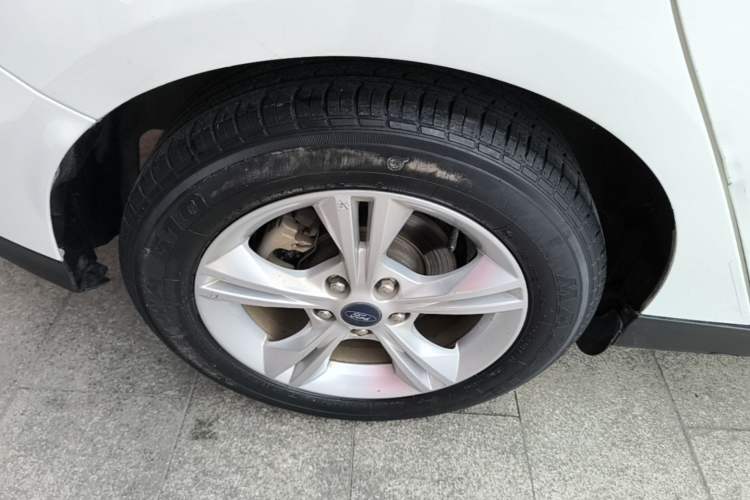 Used Ford Focus 2017 Hatchback 1.6L Automatic Comfort Plus SmartDrive Edition Right Rear Wheel Hub