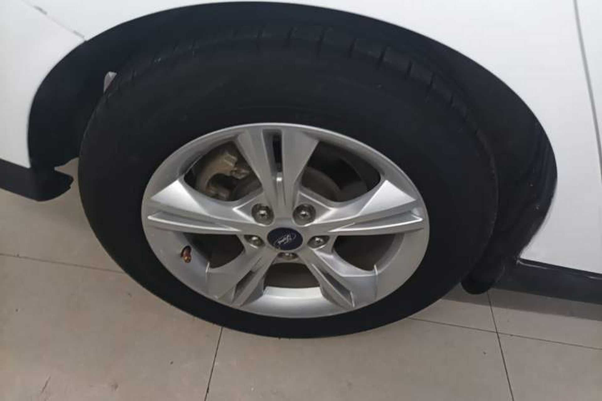 Used Ford Focus 2017 Sedan 1.6L Automatic Comfort Plus SmartDrive Edition Right Rear Wheel Hub