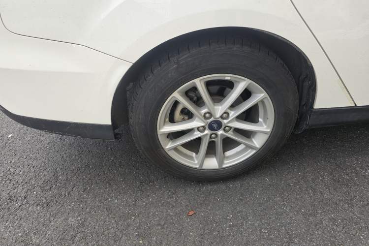 Used Ford Focus 2017 Sedan 1.6L Automatic Fashion Edition Smart Drive Version Right Rear Wheel Hub
