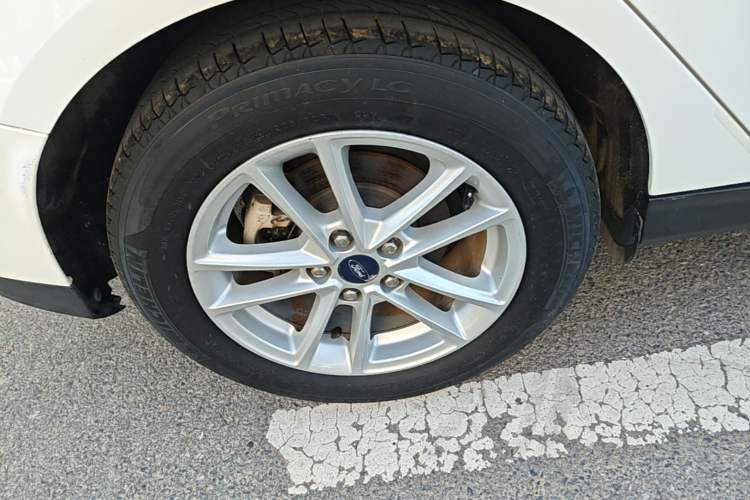 Used Ford Focus 2017 Hatchback 1.6L Automatic Fashion Edition Smart Drive Version Right Rear Wheel Hub