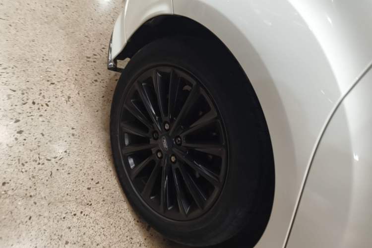 Used Ford Focus 2017 Hatchback EcoBoost 180 Automatic Sport Model Right Rear Wheel Hub