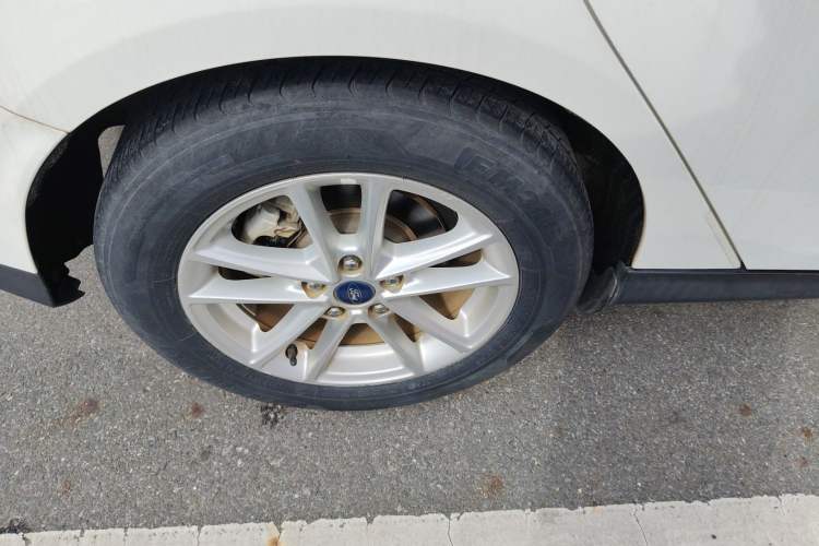 Used Ford Focus 2017 Hatchback 1.6L Automatic Fashion Edition Smart Drive Version Right Rear Wheel Hub