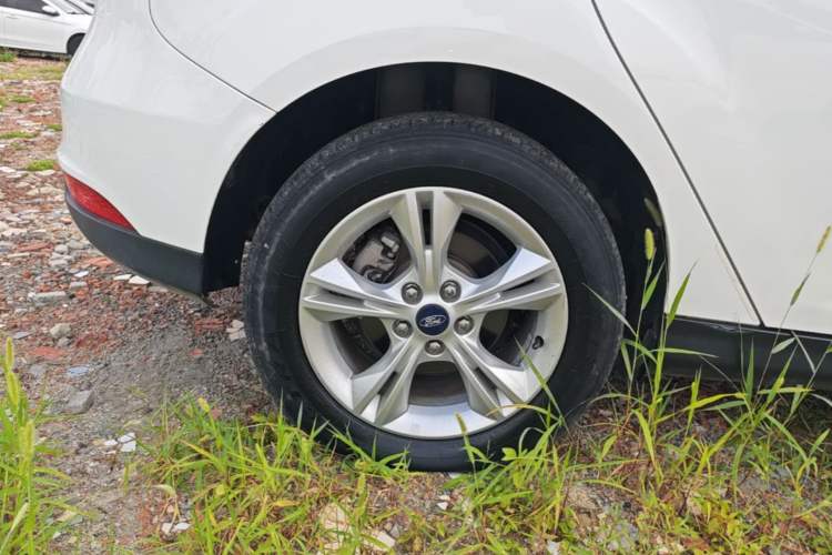 Used Ford Focus 2017 Hatchback 1.6L Automatic Comfort Plus SmartDrive Edition Right Rear Wheel Hub