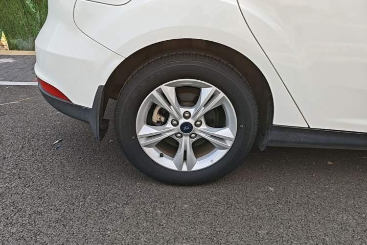 Used Ford Focus 2017 Hatchback 1.6L Automatic Comfort Plus SmartDrive Edition Right Rear Wheel Hub