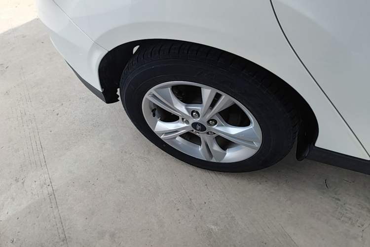 Used Ford Focus 2017 Hatchback 1.6L Automatic Comfort Plus SmartDrive Edition Right Rear Wheel Hub