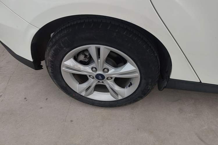 Used Ford Focus 2017 Hatchback 1.6L Automatic Comfort Plus SmartDrive Edition Right Rear Wheel Hub