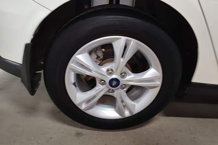 Used Ford Focus 2017 Hatchback 1.6L Automatic Comfort Plus SmartDrive Edition Right Rear Wheel Hub