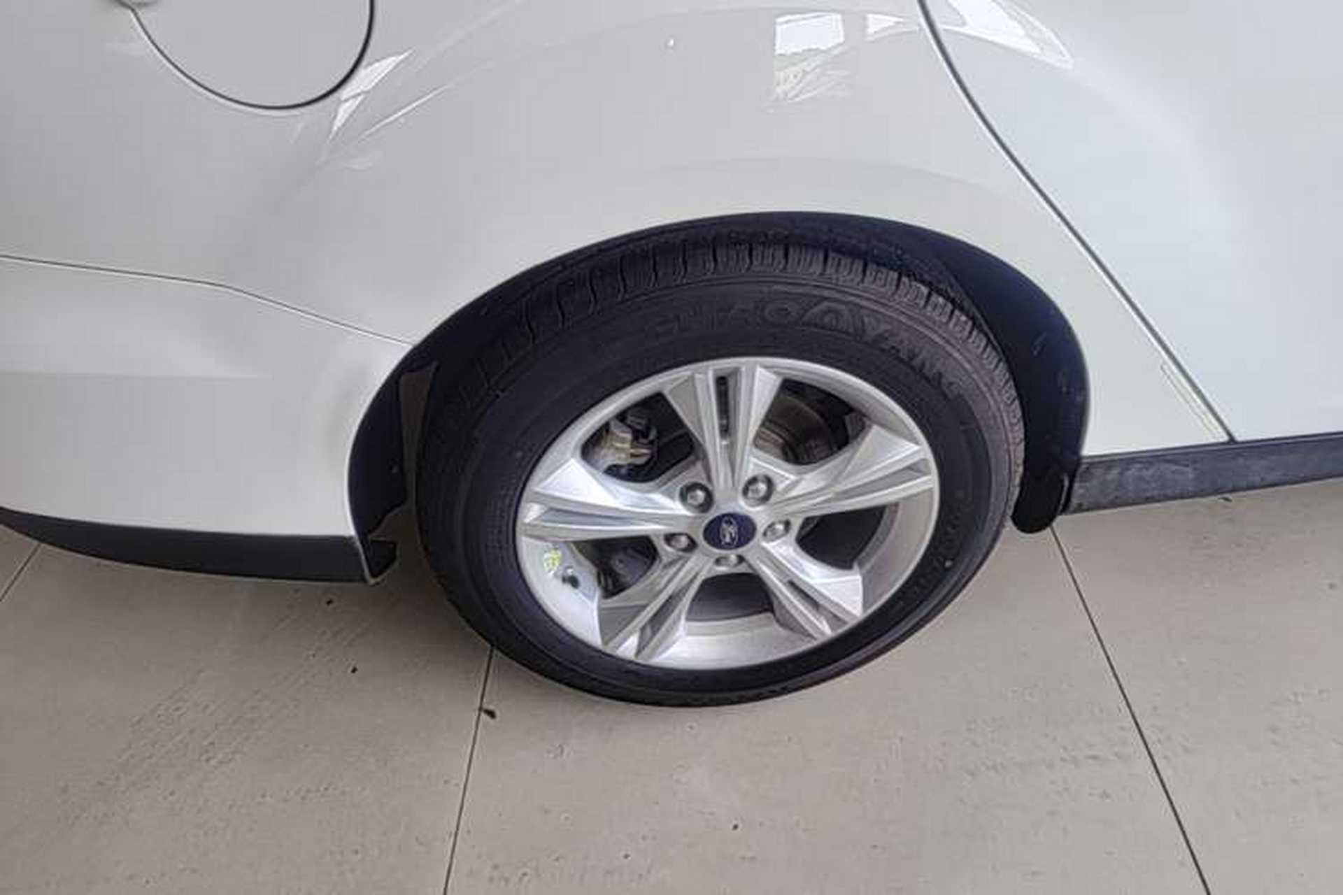 Used Ford Focus 2017 Sedan 1.6L Manual Comfort Plus SmartDrive Edition Right Rear Wheel Hub