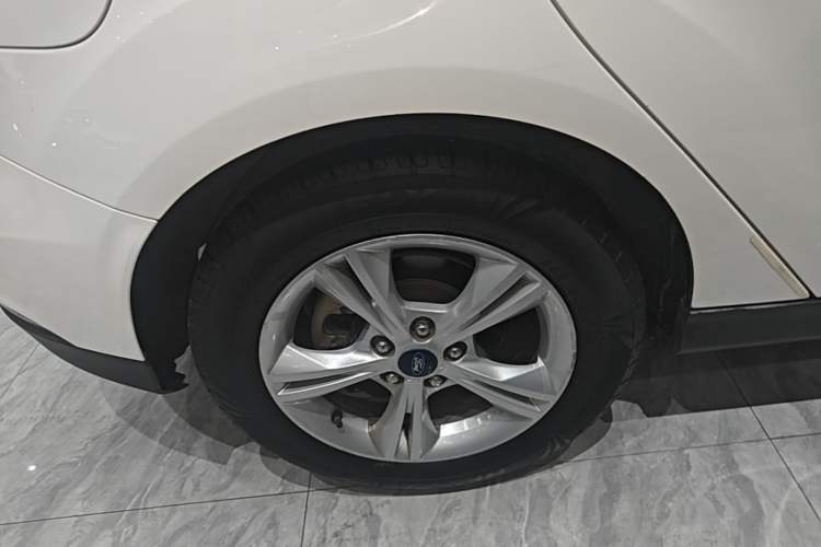Used Ford Focus 2017 Hatchback 1.6L Automatic Comfort Plus SmartDrive Edition Right Rear Wheel Hub